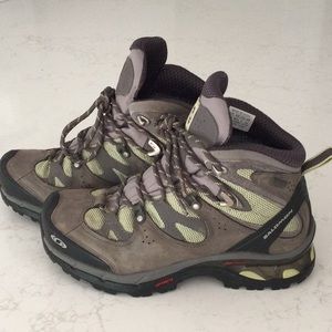 Salomon GTX 3D Hiking Boots Women’s Size 7